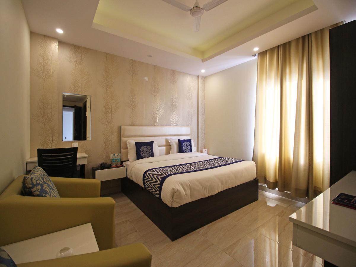 Oyo 8132 Hotel Kukreja Dehradun Exterior photo